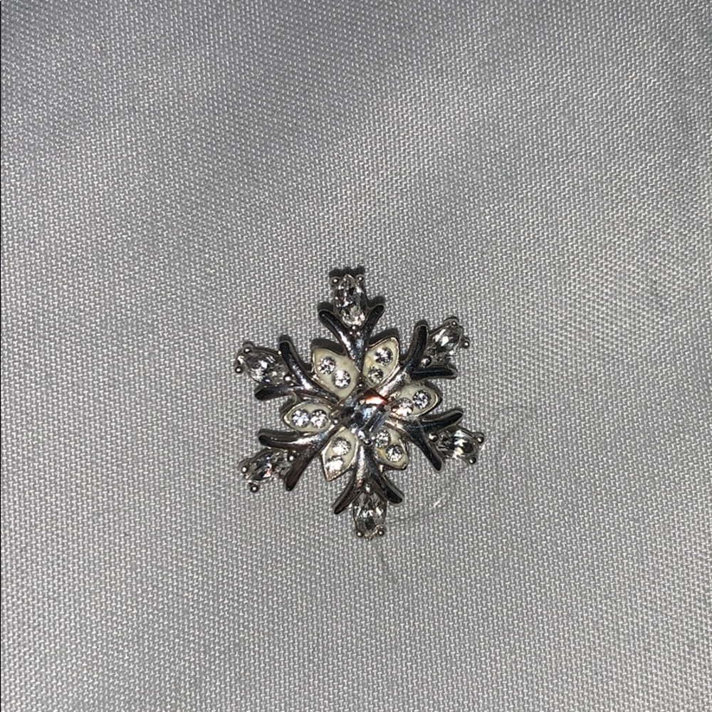 Snowflake pendant